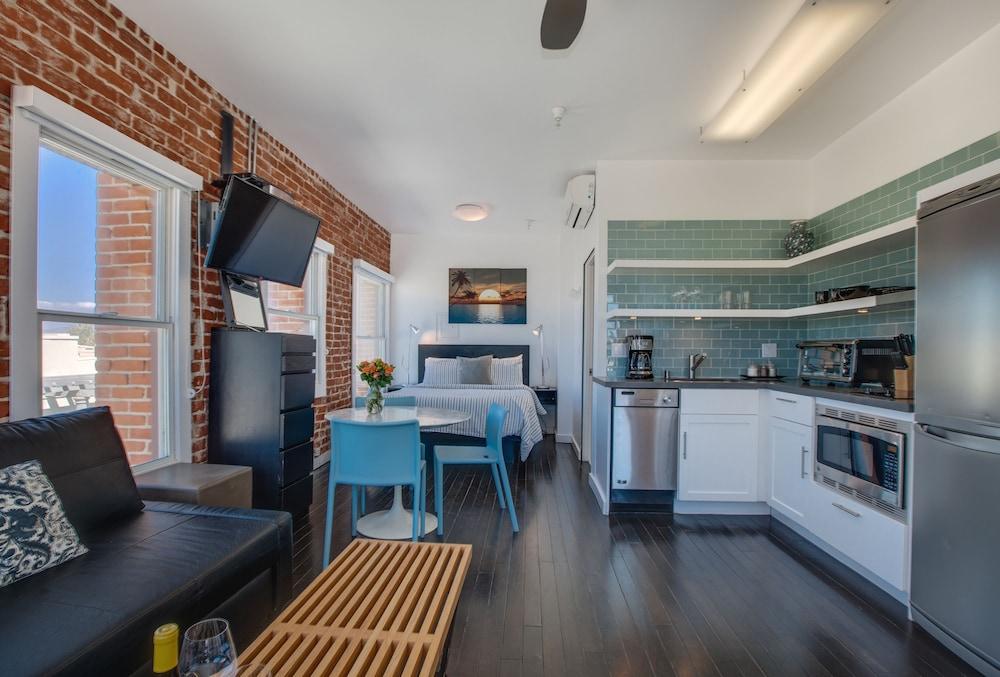 Venice Breeze Hotel 3*